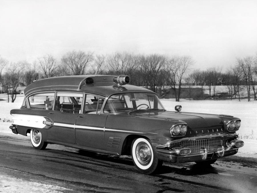 Pontiac Bonneville Criterion Super Headroom Ambulance by Superior '1958